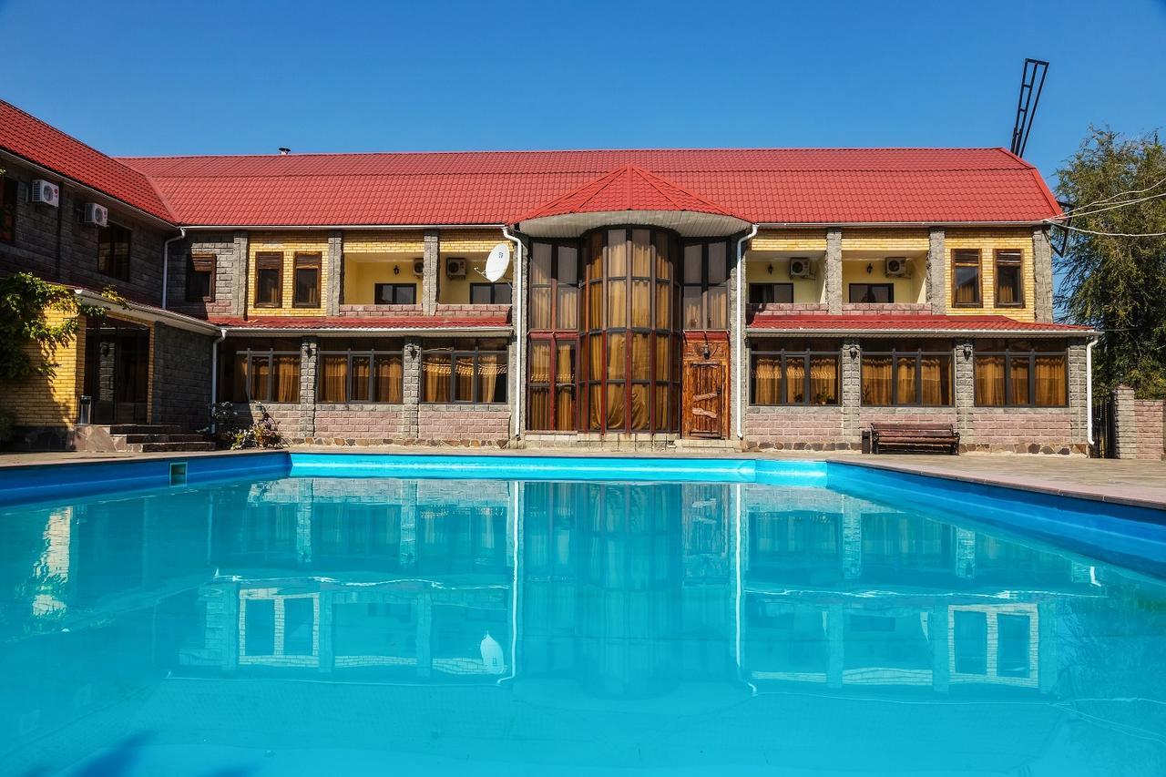 Stary Melnik Hotel Almaty Exterior photo